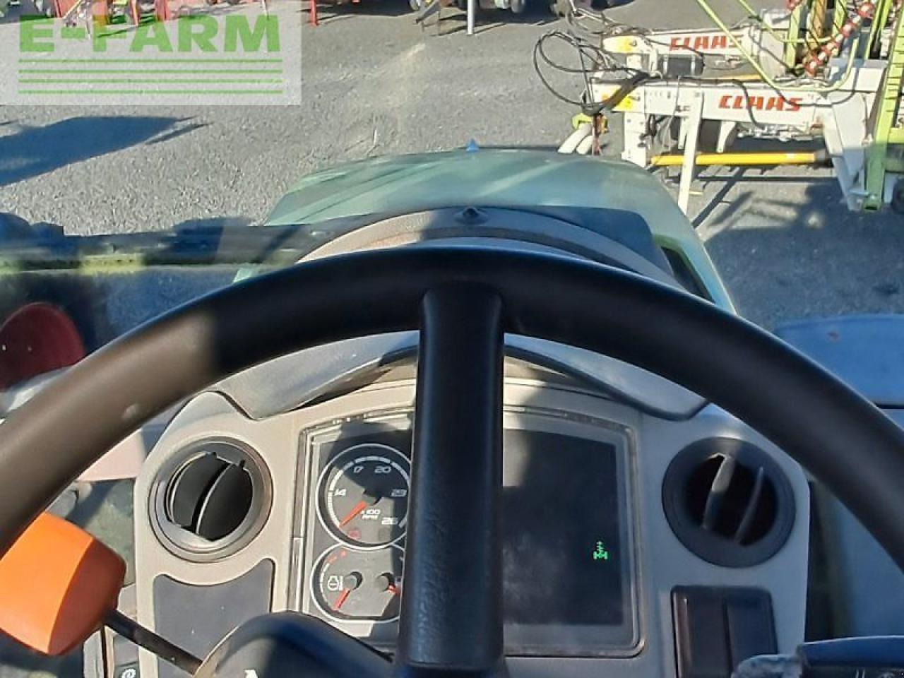 Tracteur agricole CLAAS axion 840 c-matic CMATIC