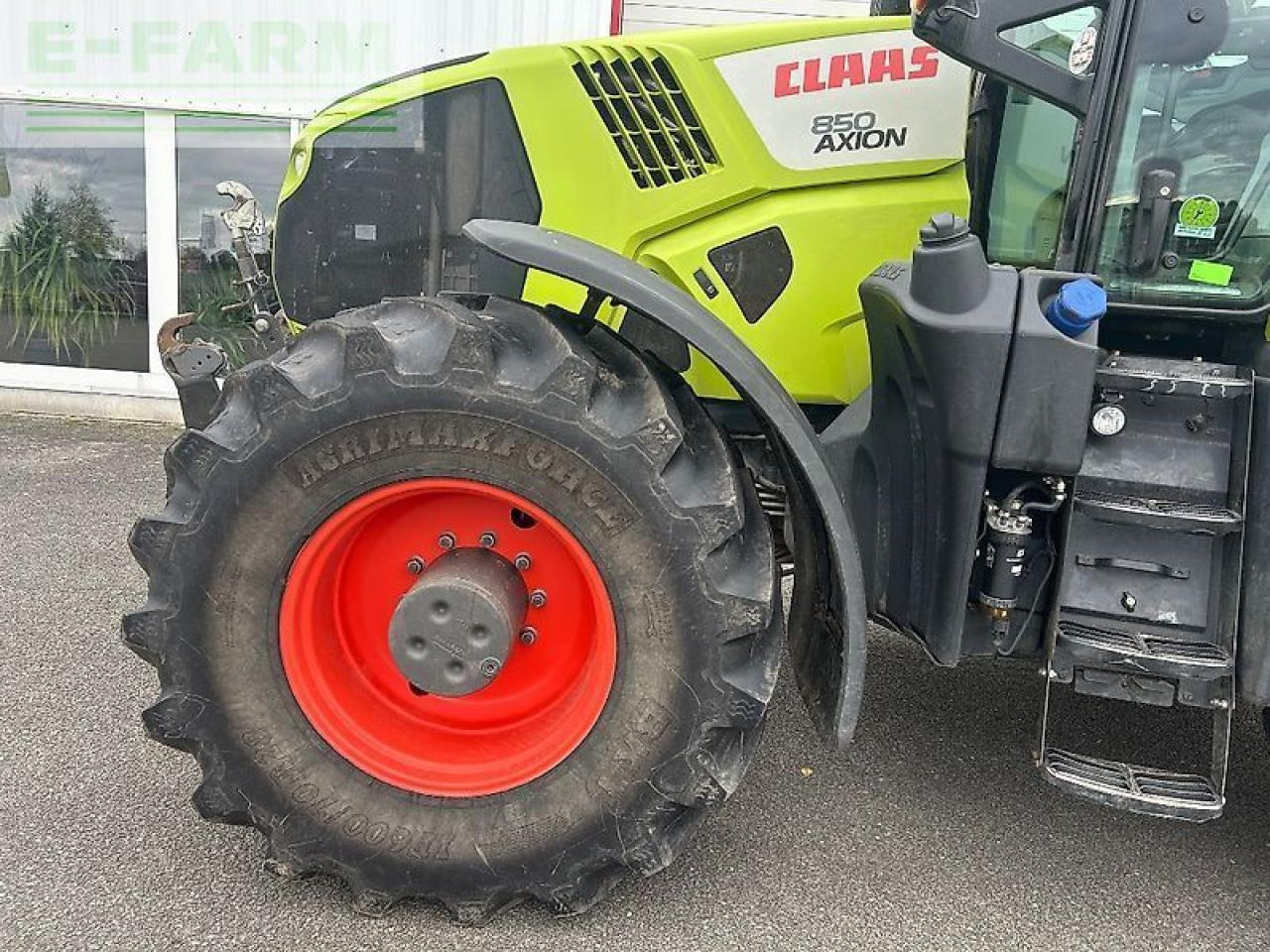 Tracteur agricole CLAAS axion 850