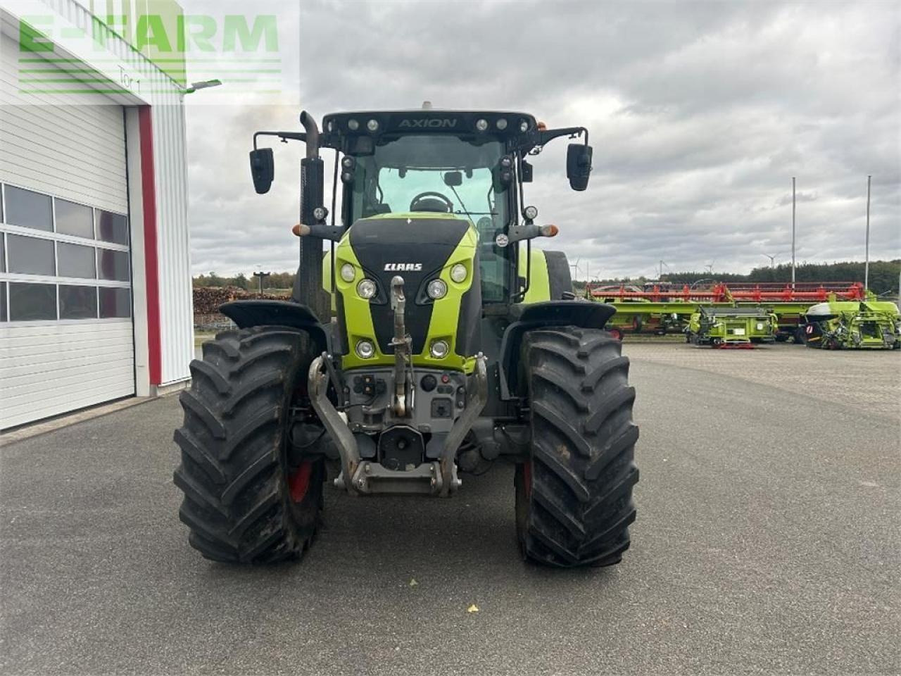 Tracteur agricole CLAAS axion 850