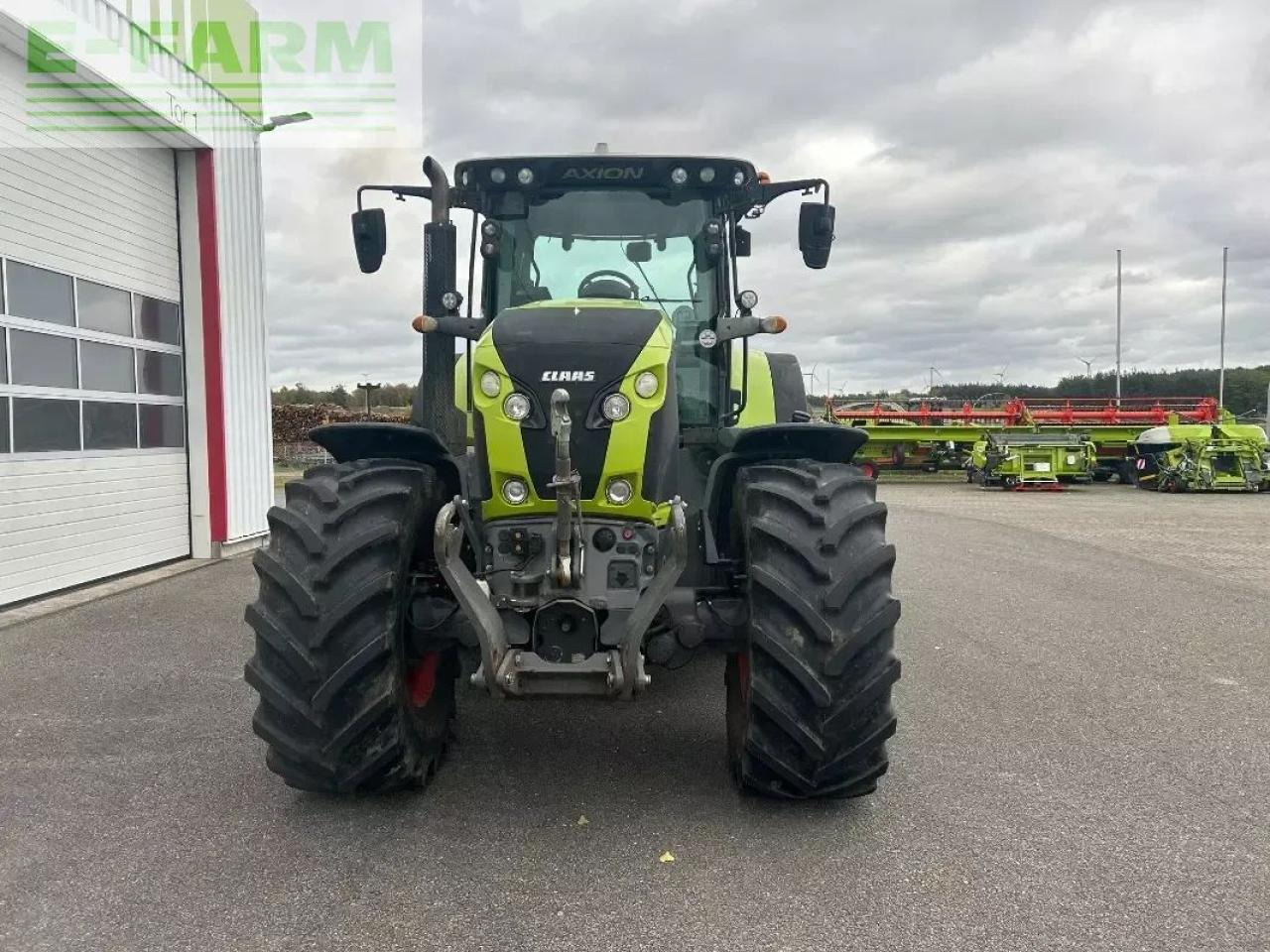 Tracteur agricole CLAAS axion 850