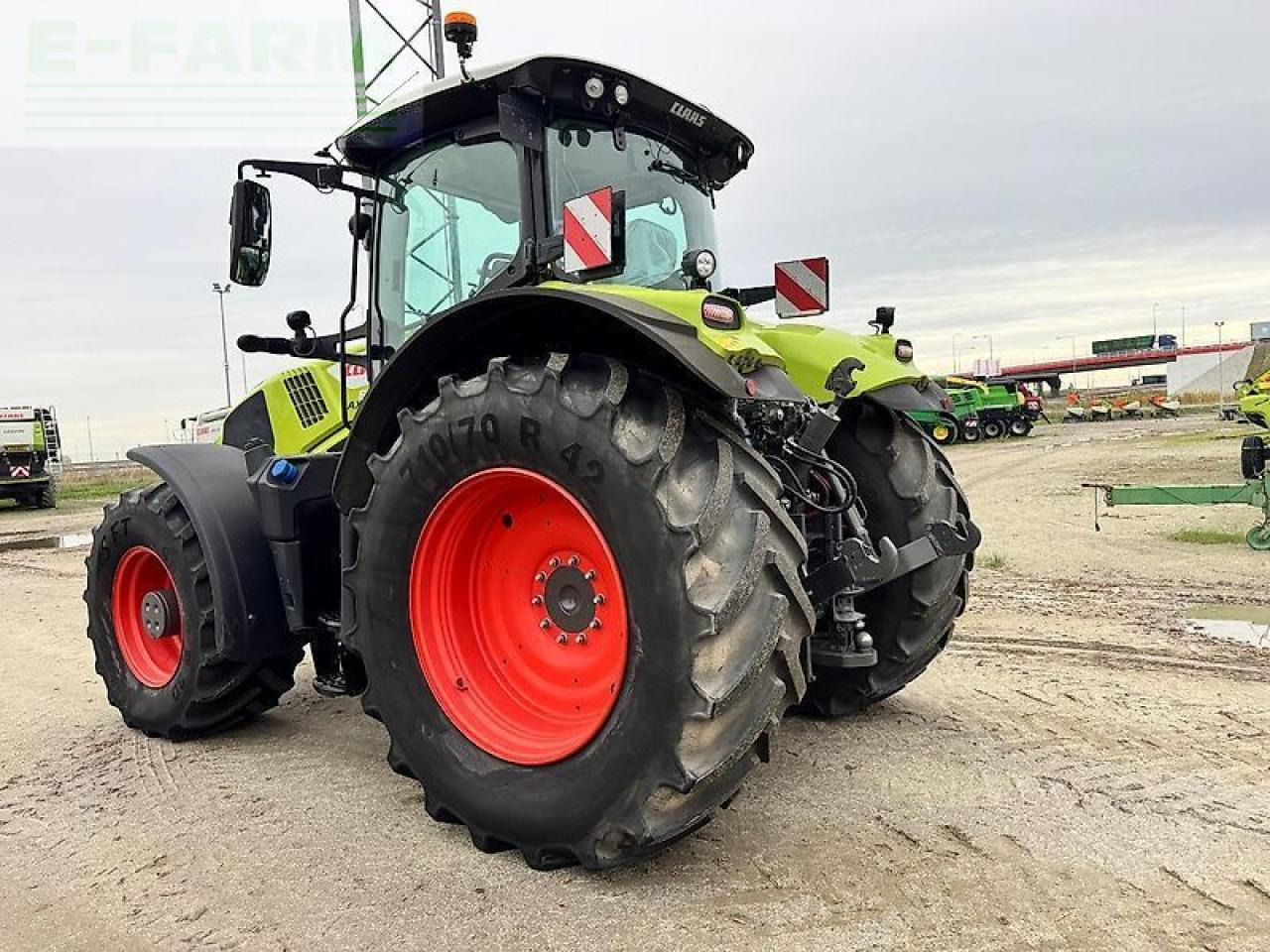 Tracteur agricole CLAAS axion 850