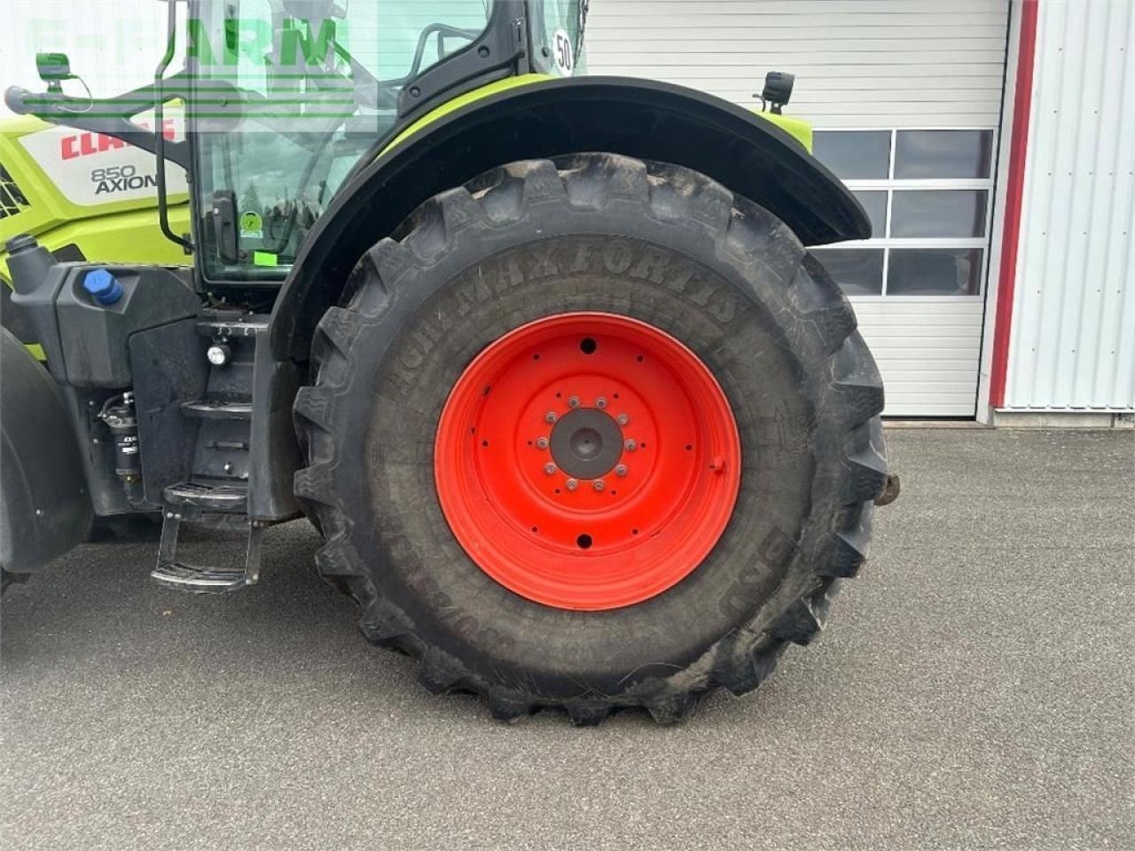 Tracteur agricole CLAAS axion 850