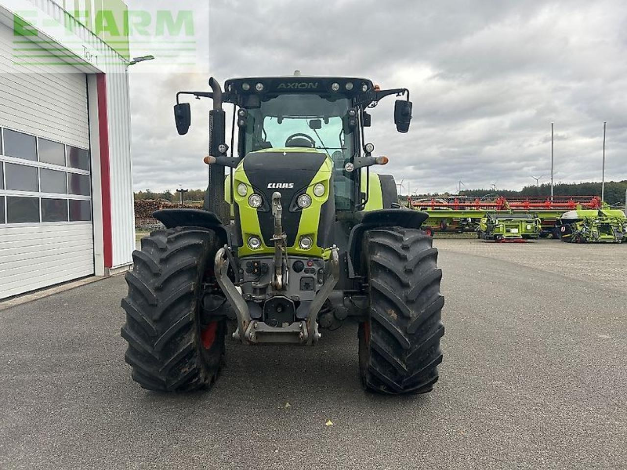 Tracteur agricole CLAAS axion 850