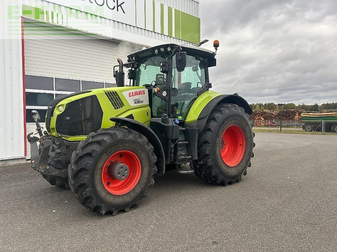 Tracteur agricole CLAAS axion 850