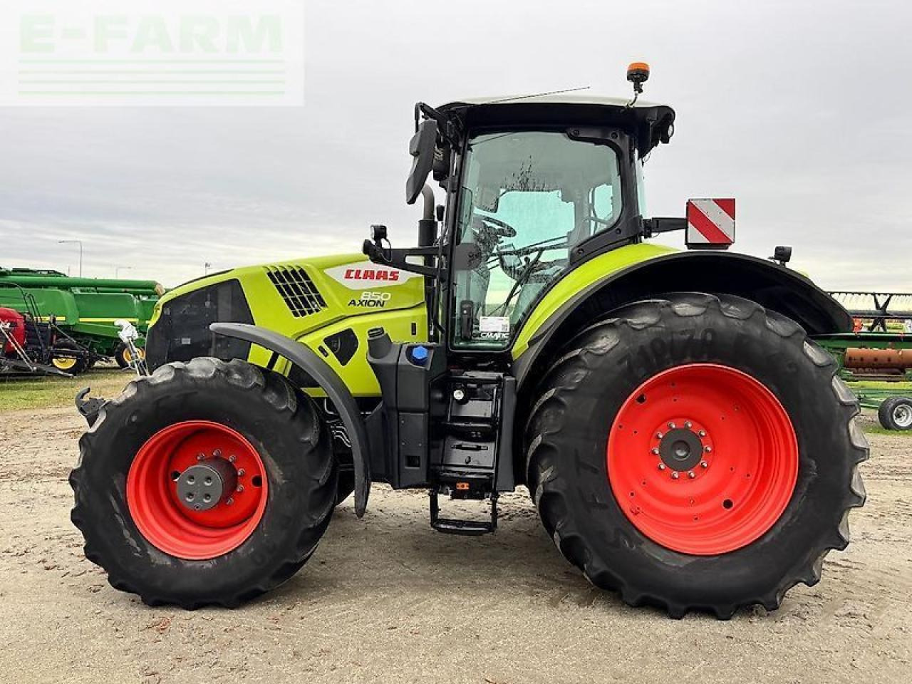 Tracteur agricole CLAAS axion 850