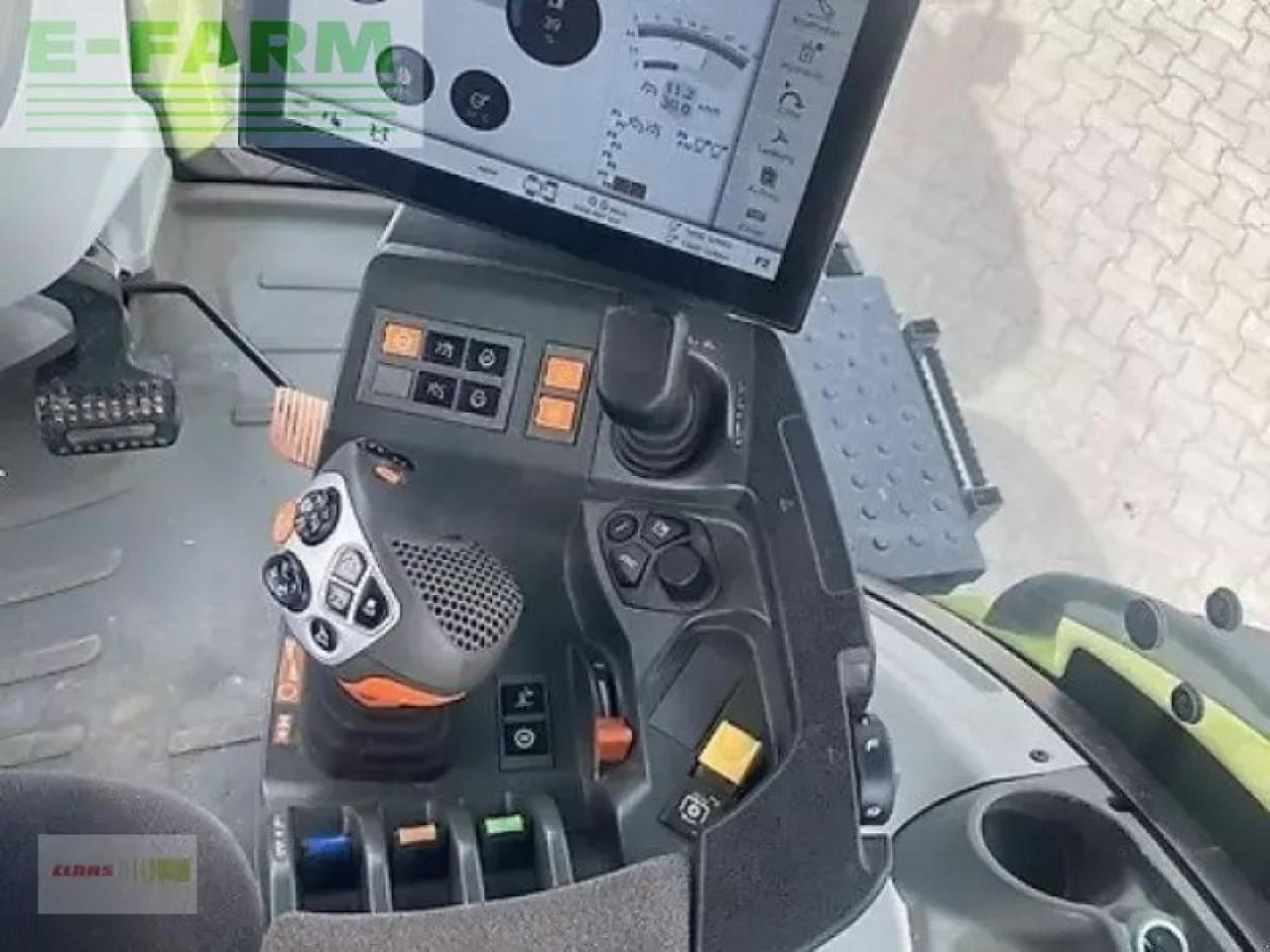 Tracteur agricole CLAAS axion 850 cebis