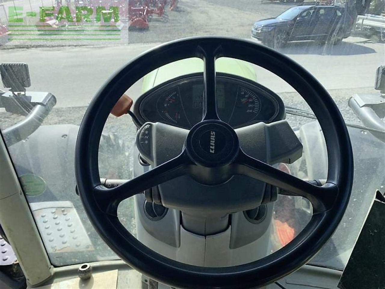 Tracteur agricole CLAAS axion 850 cebis