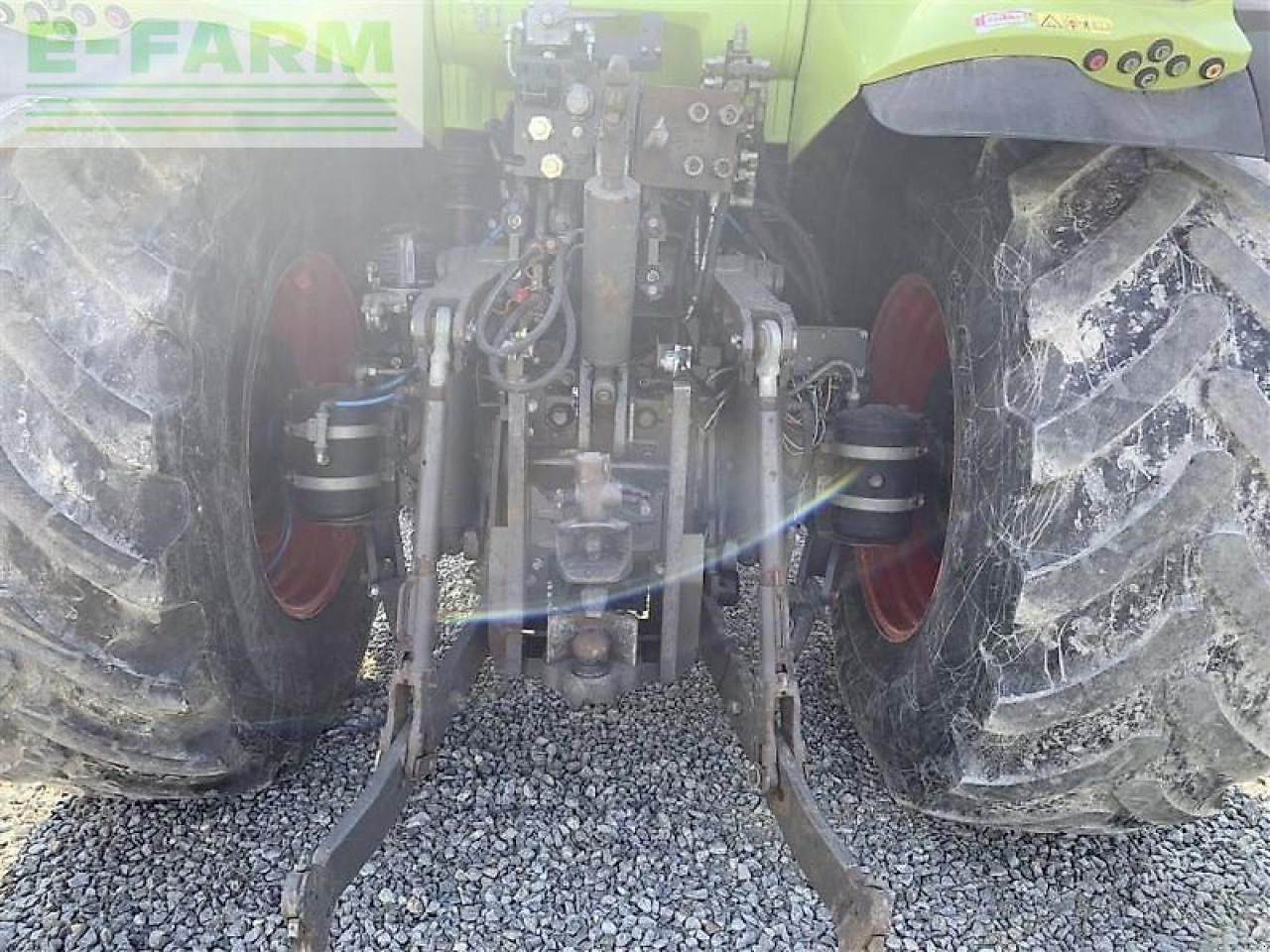 Tracteur agricole CLAAS axion 850 cebis