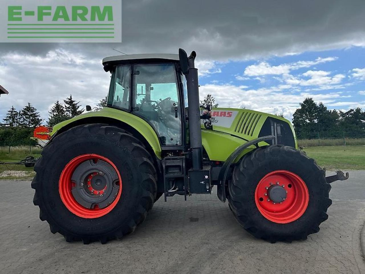 Tracteur agricole CLAAS axion 850 cebis