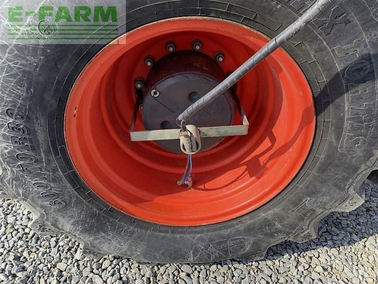 Tracteur agricole CLAAS axion 850 cebis