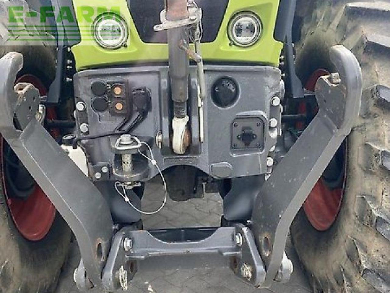 Tracteur agricole CLAAS axion 850 cebis
