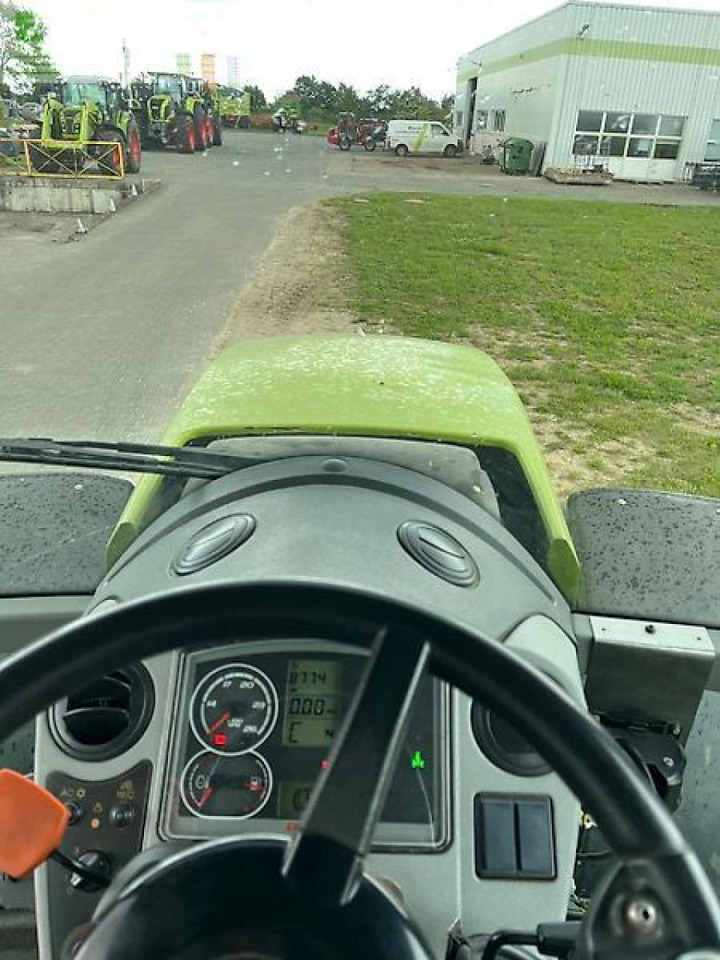 Tracteur agricole CLAAS axion 850 cebis