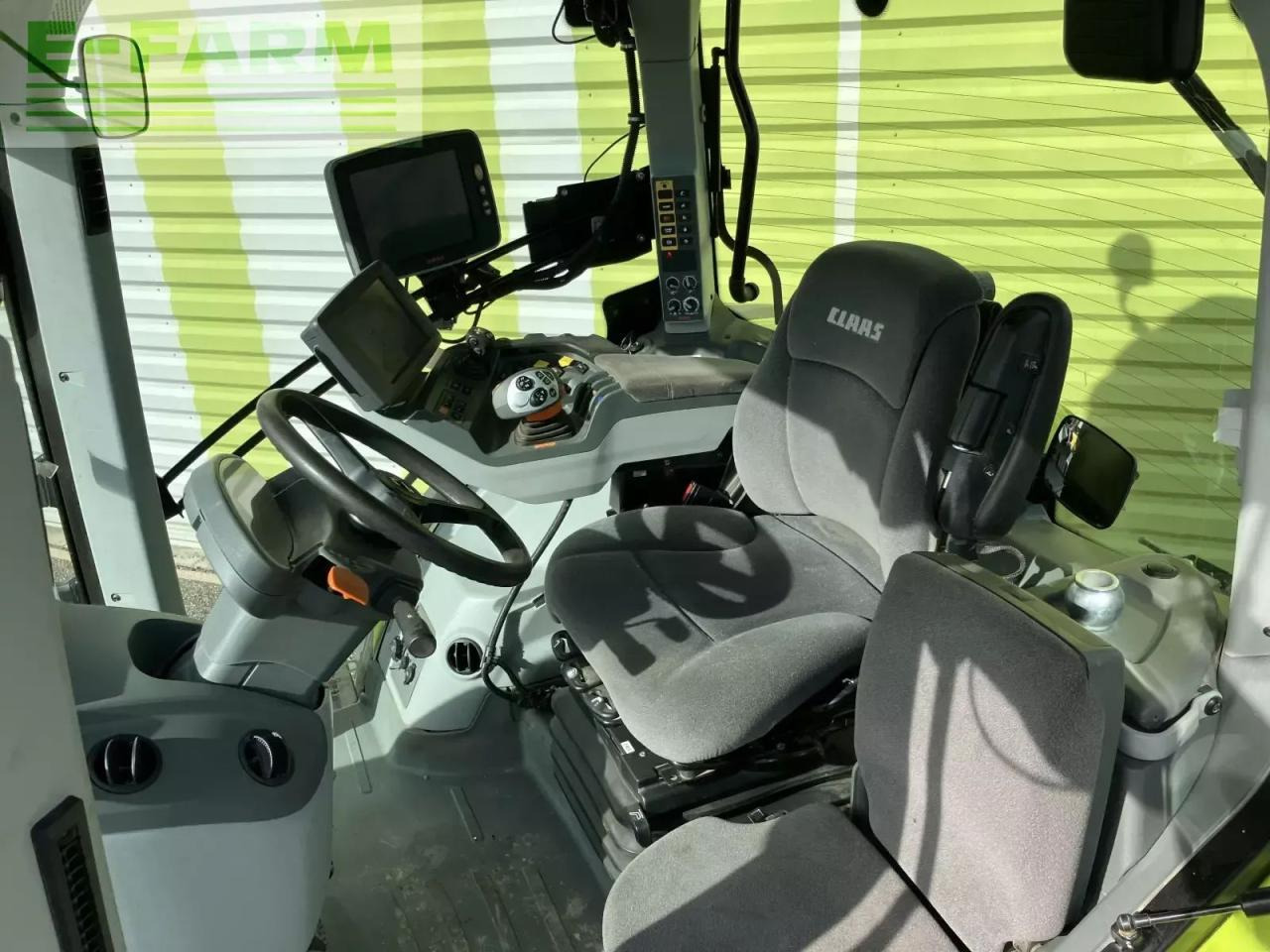 Tracteur agricole CLAAS axion 850 cebis + gps
