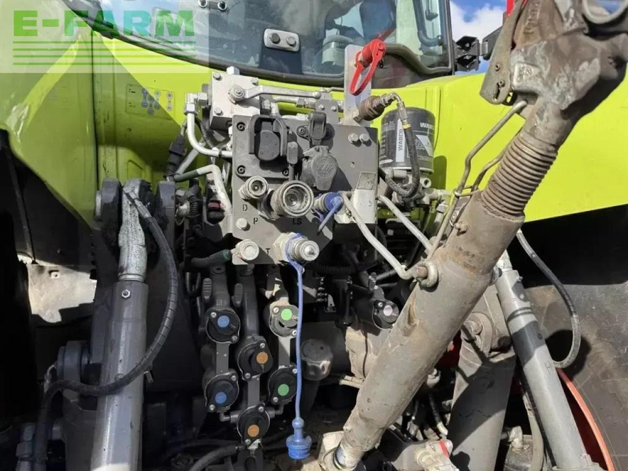 Tracteur agricole CLAAS axion 850 cmatic