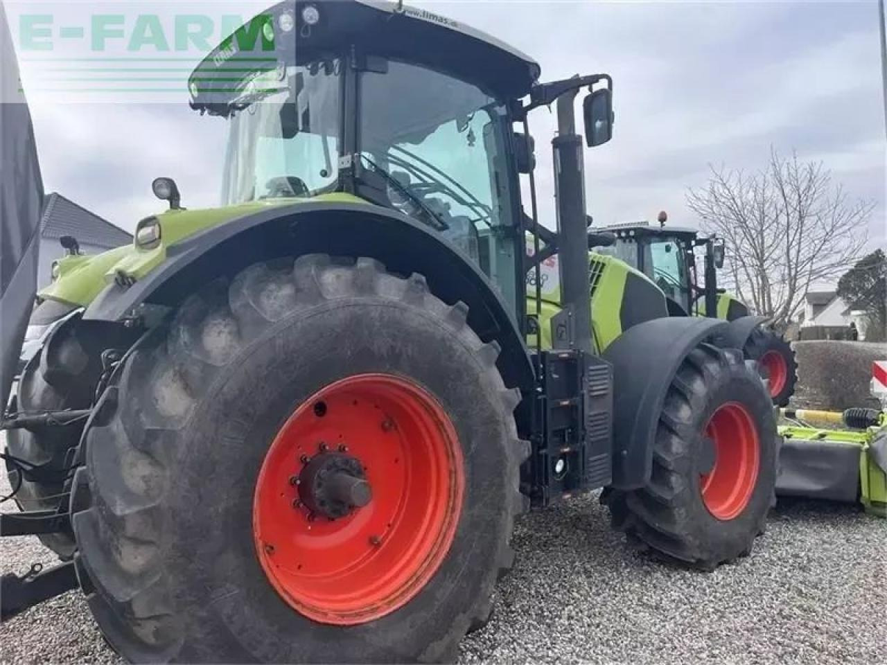 Tracteur agricole CLAAS axion 850 cmatic nye dæk CMATIC