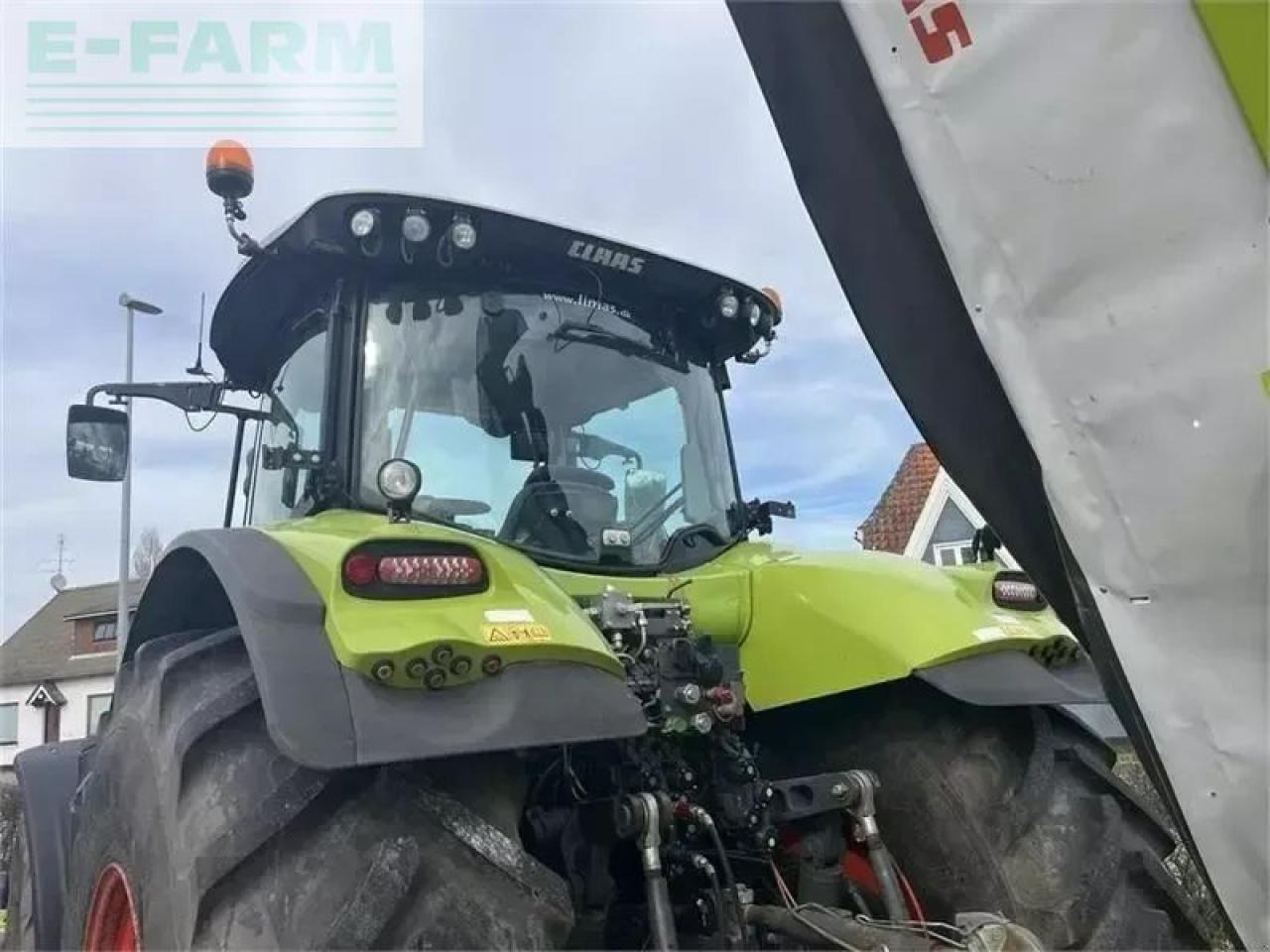 Tracteur agricole CLAAS axion 850 cmatic nye dæk CMATIC
