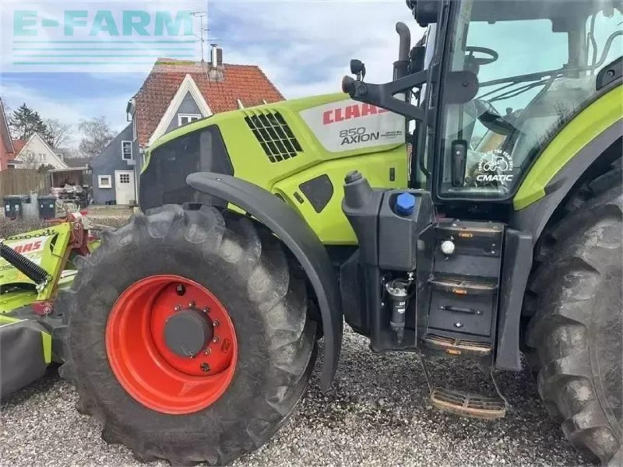 Tracteur agricole CLAAS axion 850 cmatic nye dæk CMATIC