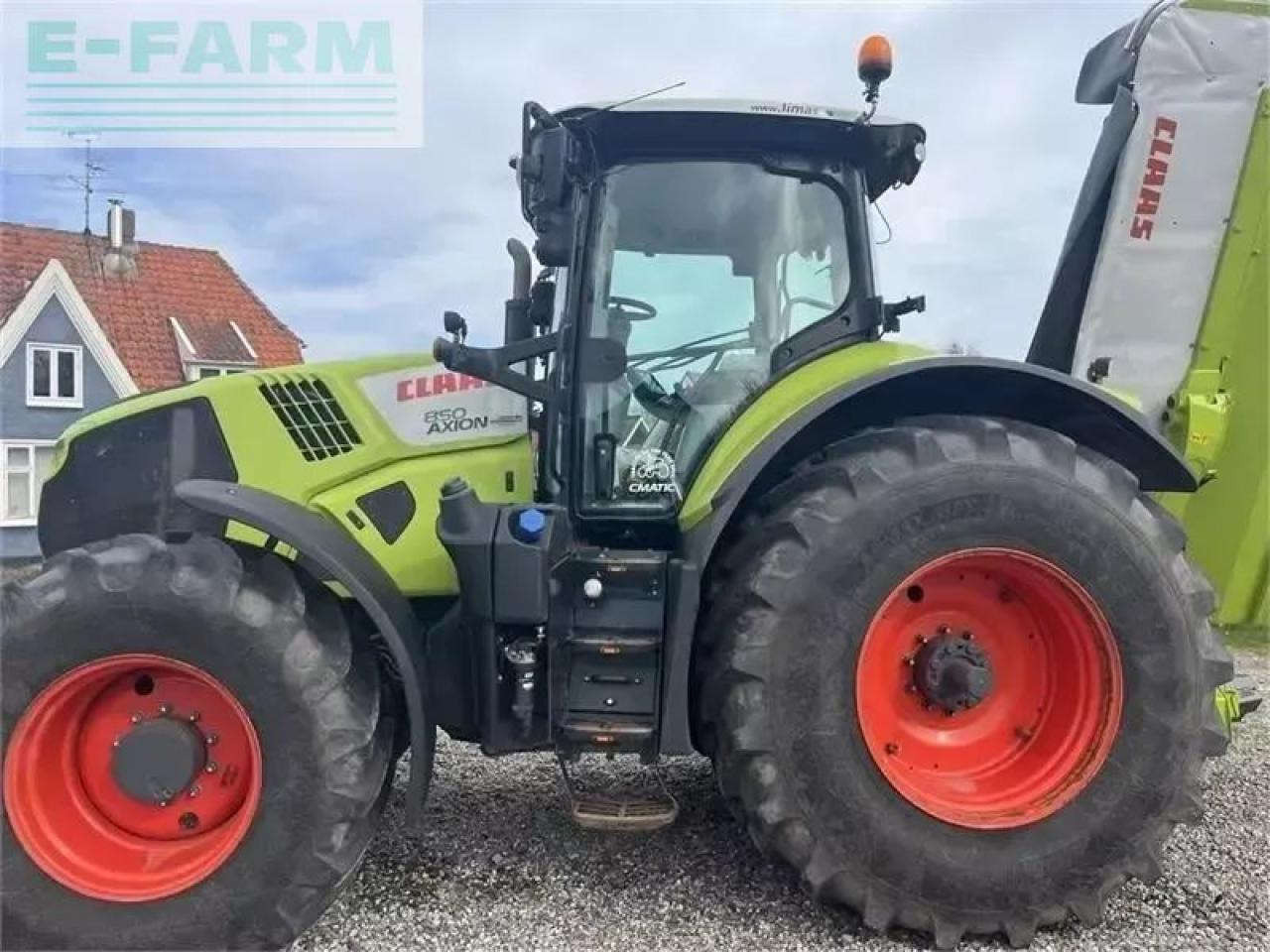 Tracteur agricole CLAAS axion 850 cmatic nye dæk CMATIC