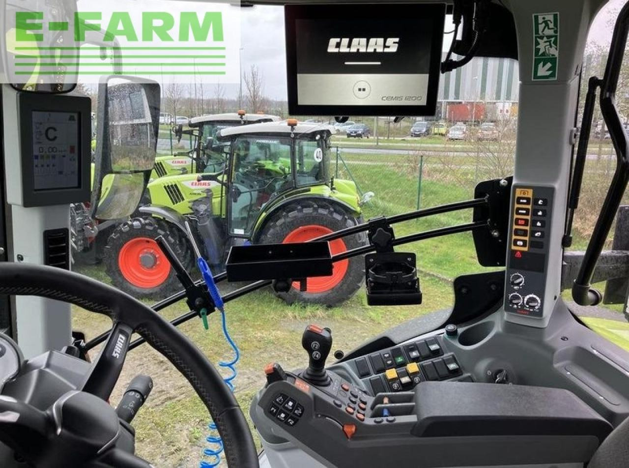 Tracteur agricole CLAAS axion 850 mit fzw