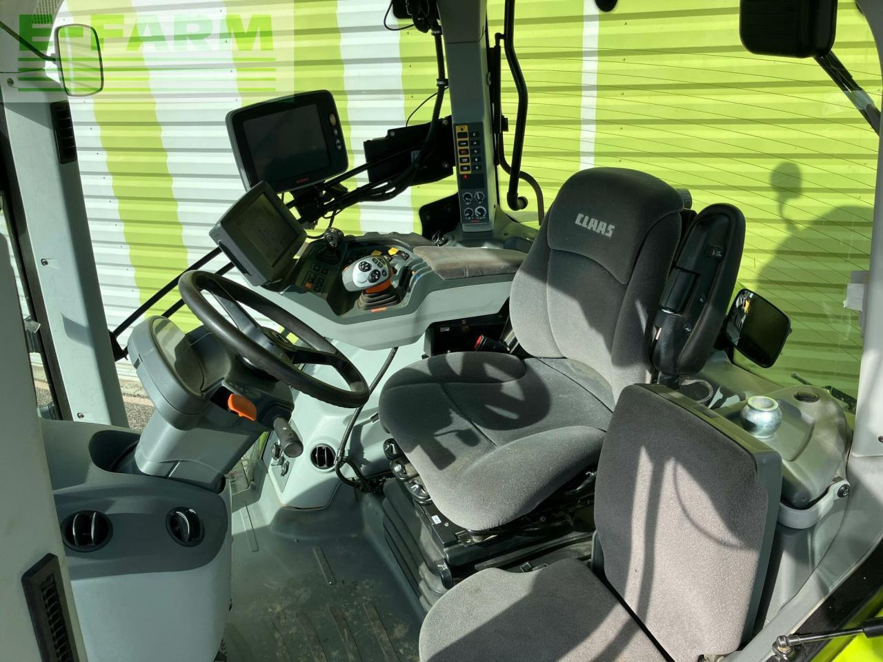 Tracteur agricole CLAAS axion 850 t4f (a40/500)