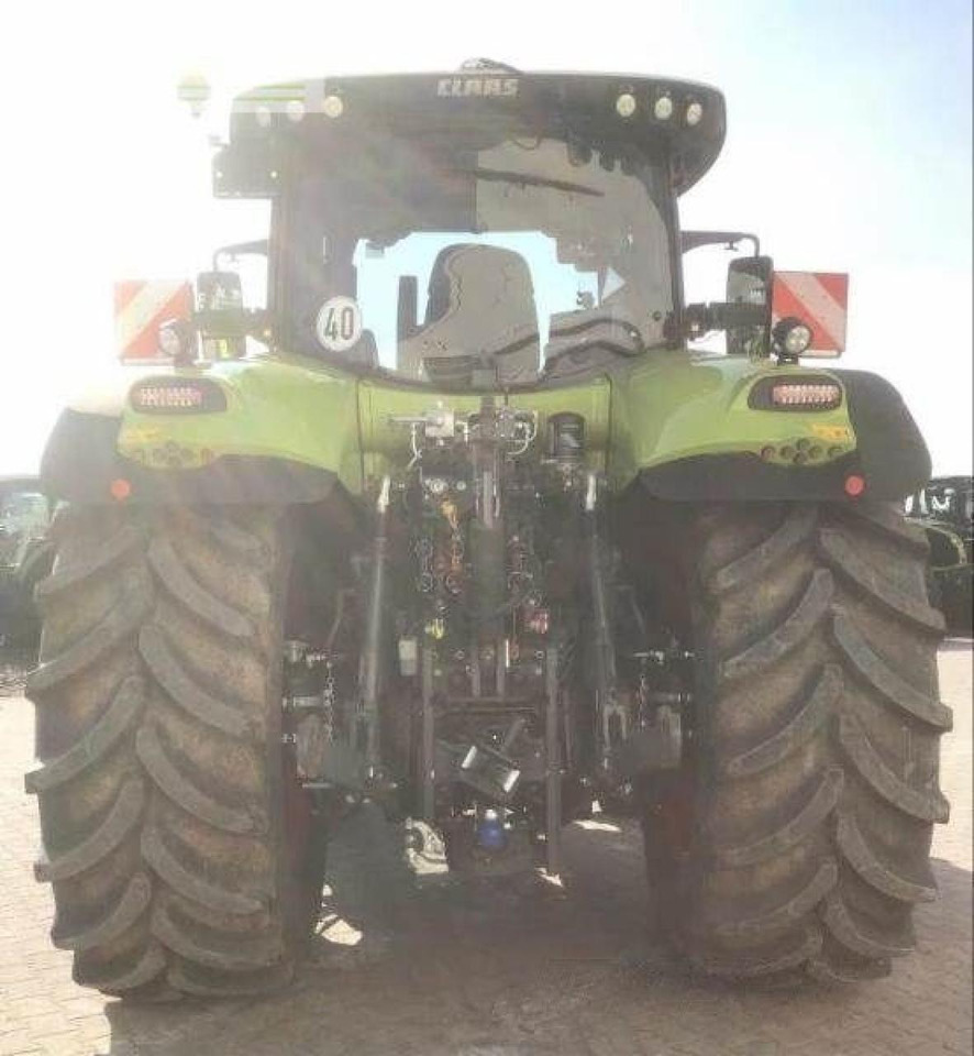 Tracteur agricole CLAAS axion 870