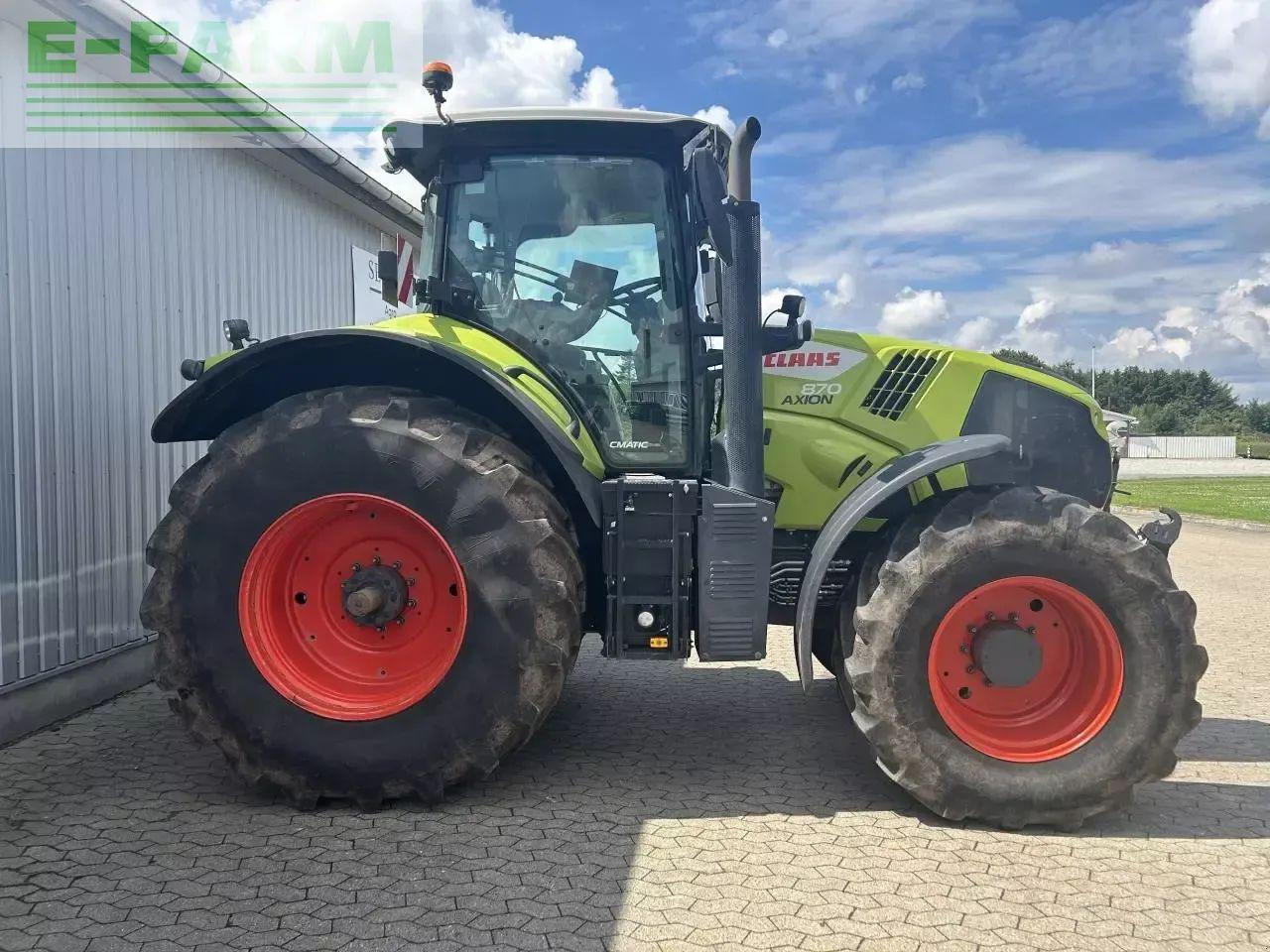 Tracteur agricole CLAAS axion 870