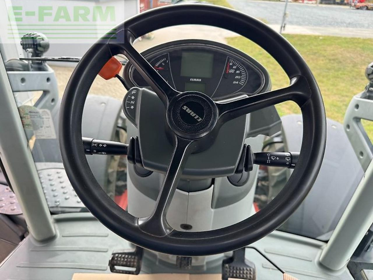 Tracteur agricole CLAAS axion 870