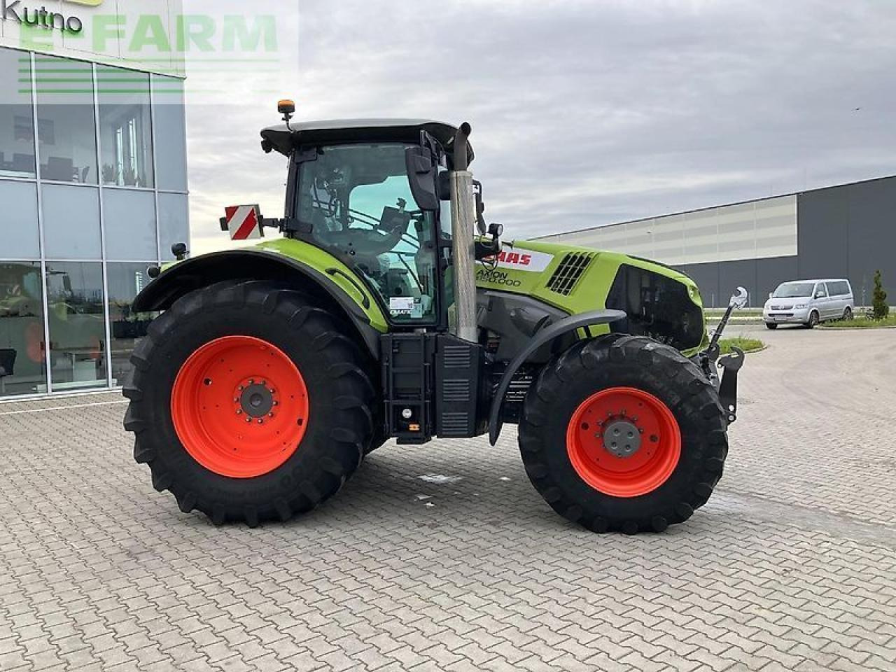 Tracteur agricole CLAAS axion 870