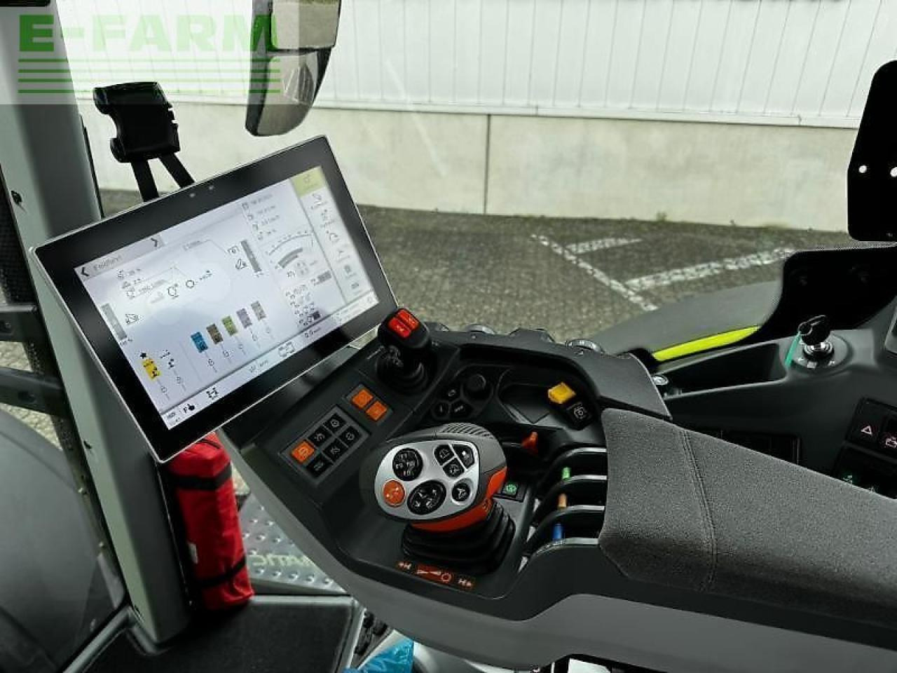 Tracteur agricole CLAAS axion 870