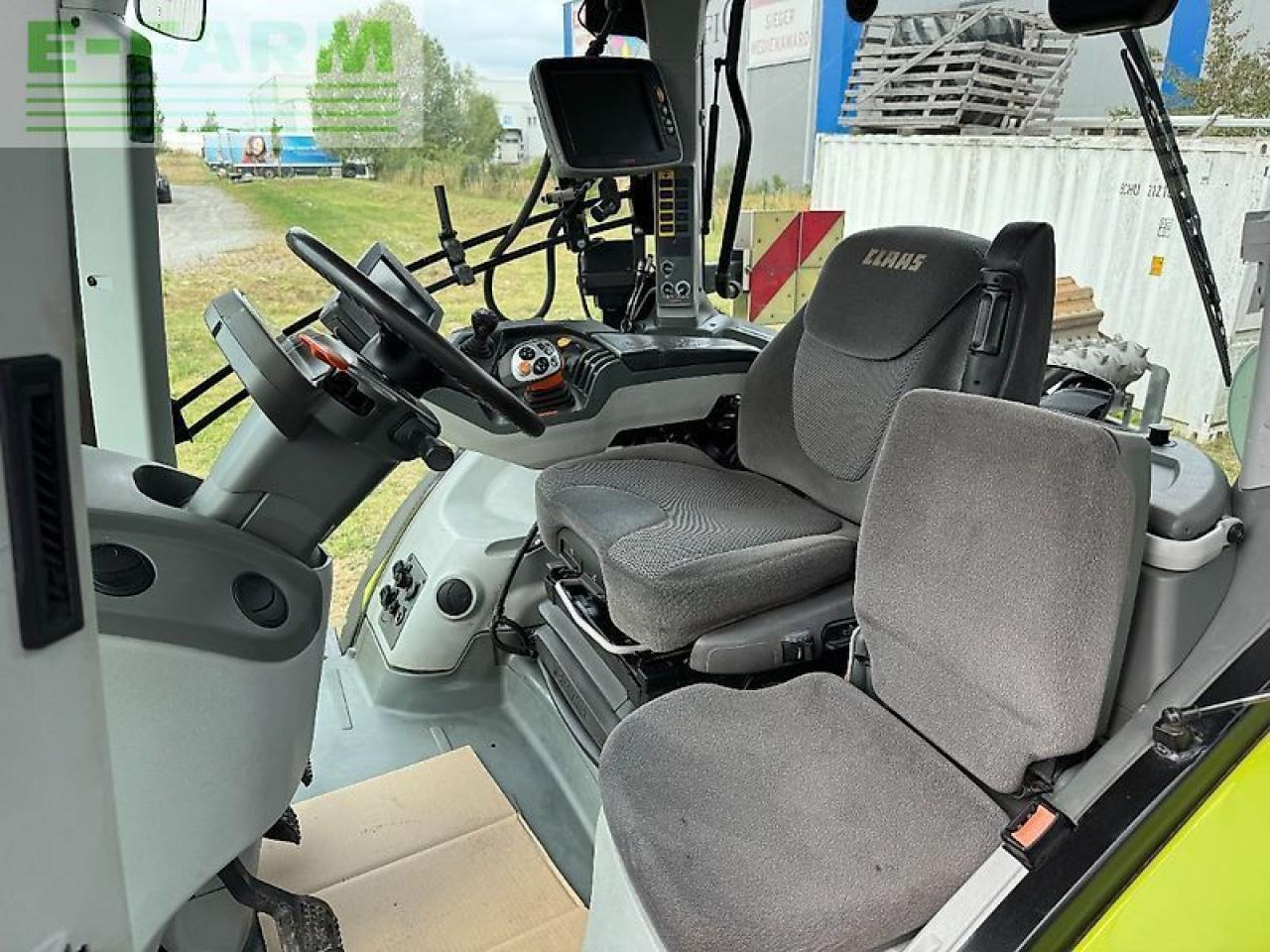 Tracteur agricole CLAAS axion 870