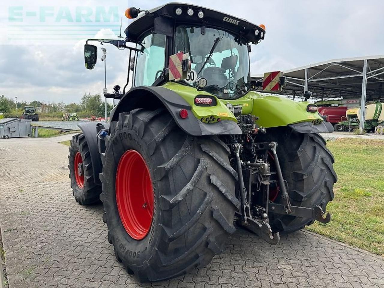 Tracteur agricole CLAAS axion 870