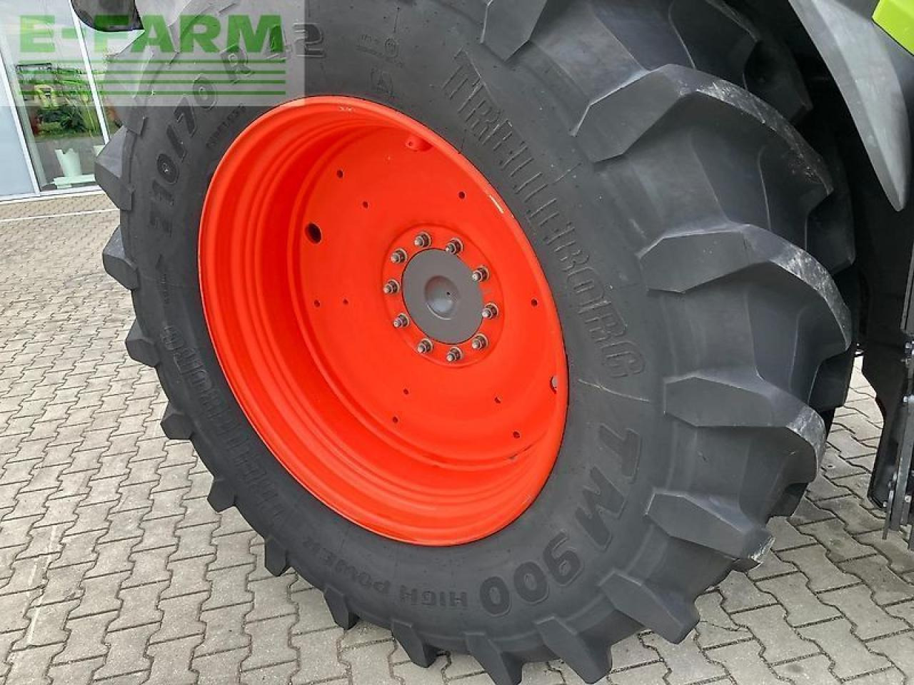 Tracteur agricole CLAAS axion 870