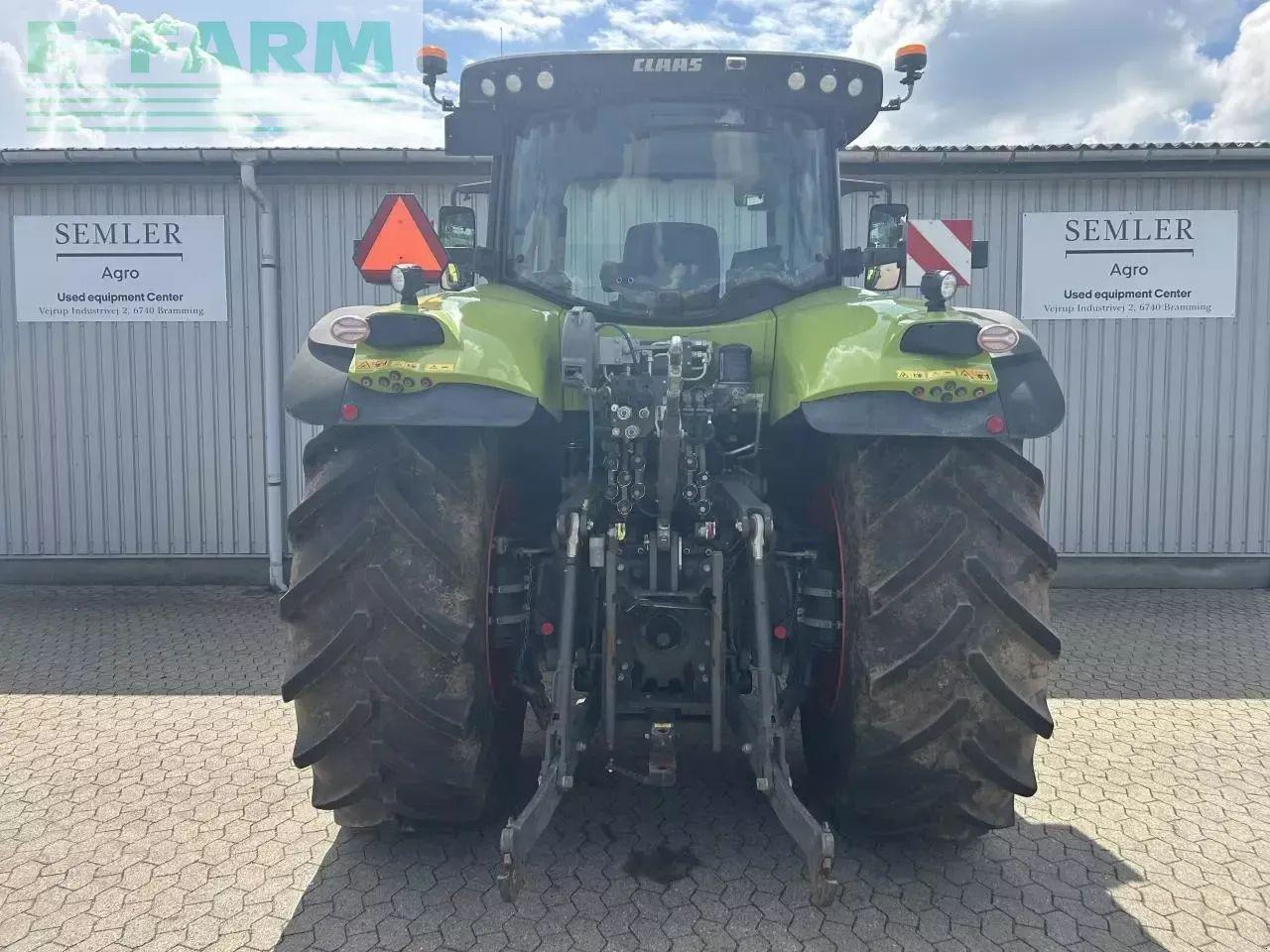 Tracteur agricole CLAAS axion 870