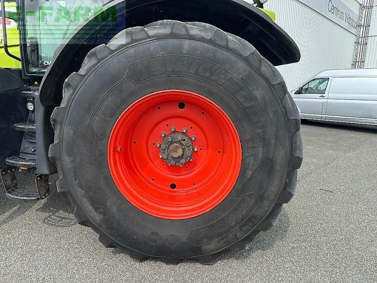 Tracteur agricole CLAAS axion 870