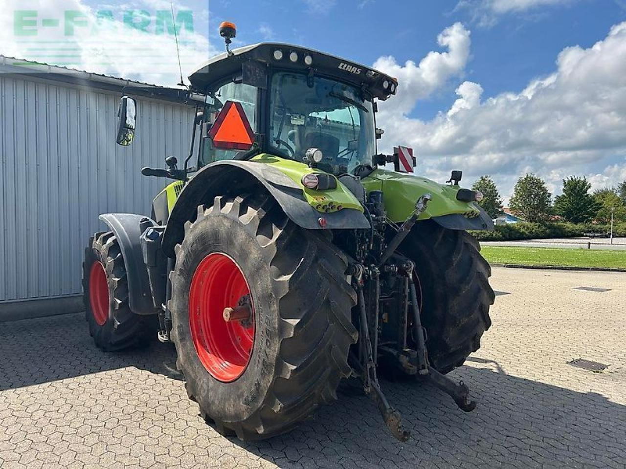 Tracteur agricole CLAAS axion 870