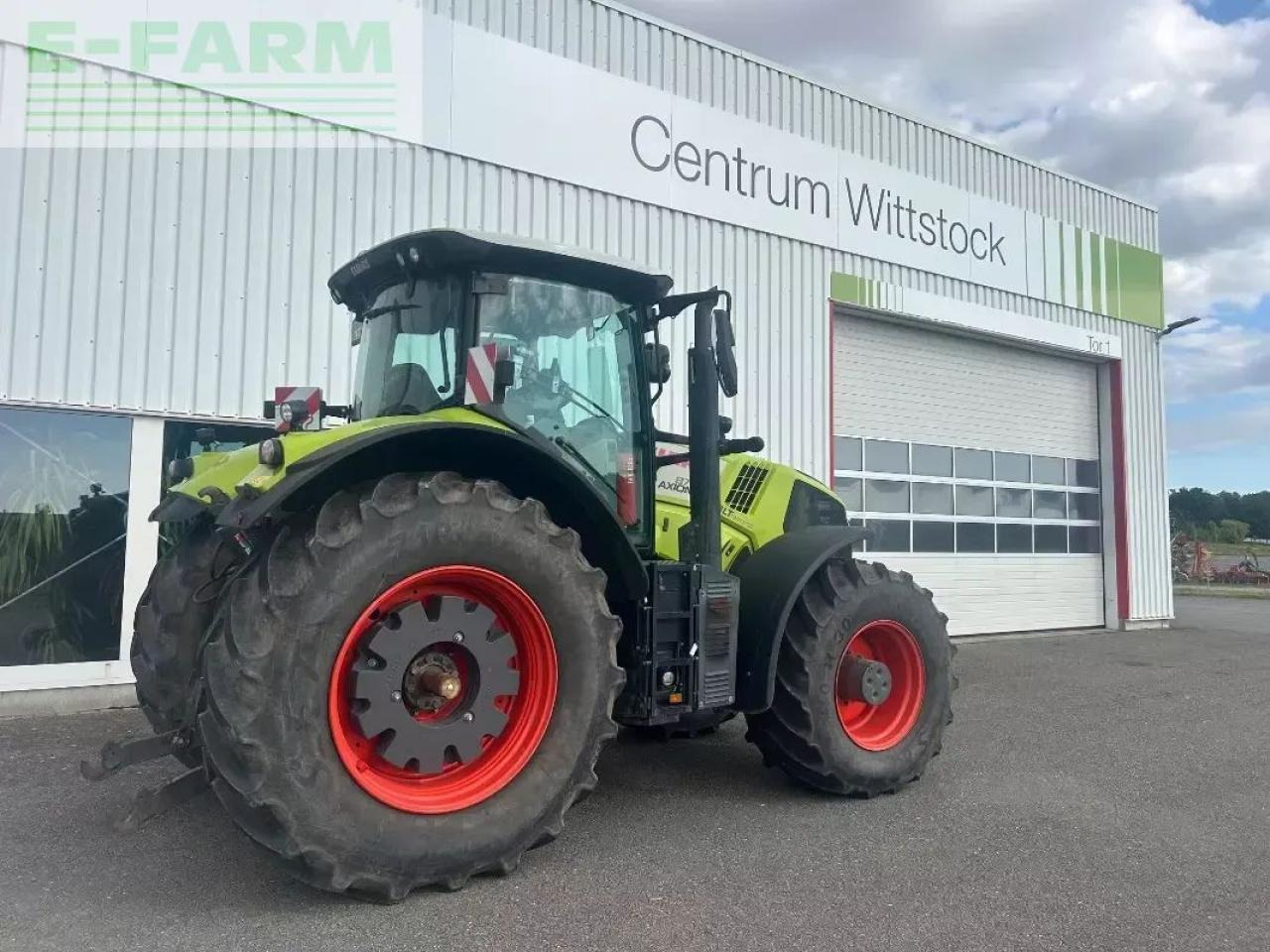 Tracteur agricole CLAAS axion 870