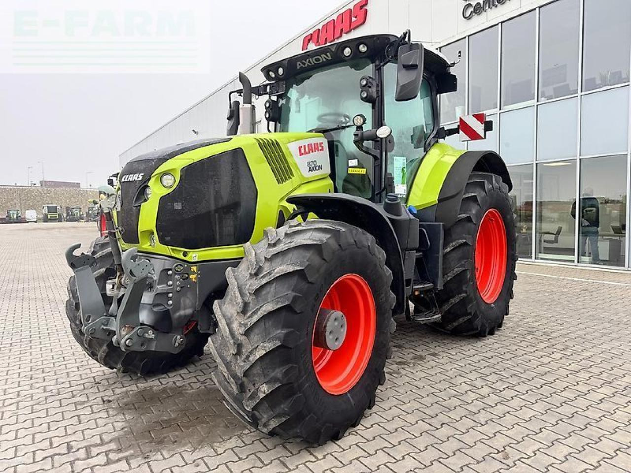 Tracteur agricole CLAAS axion 870