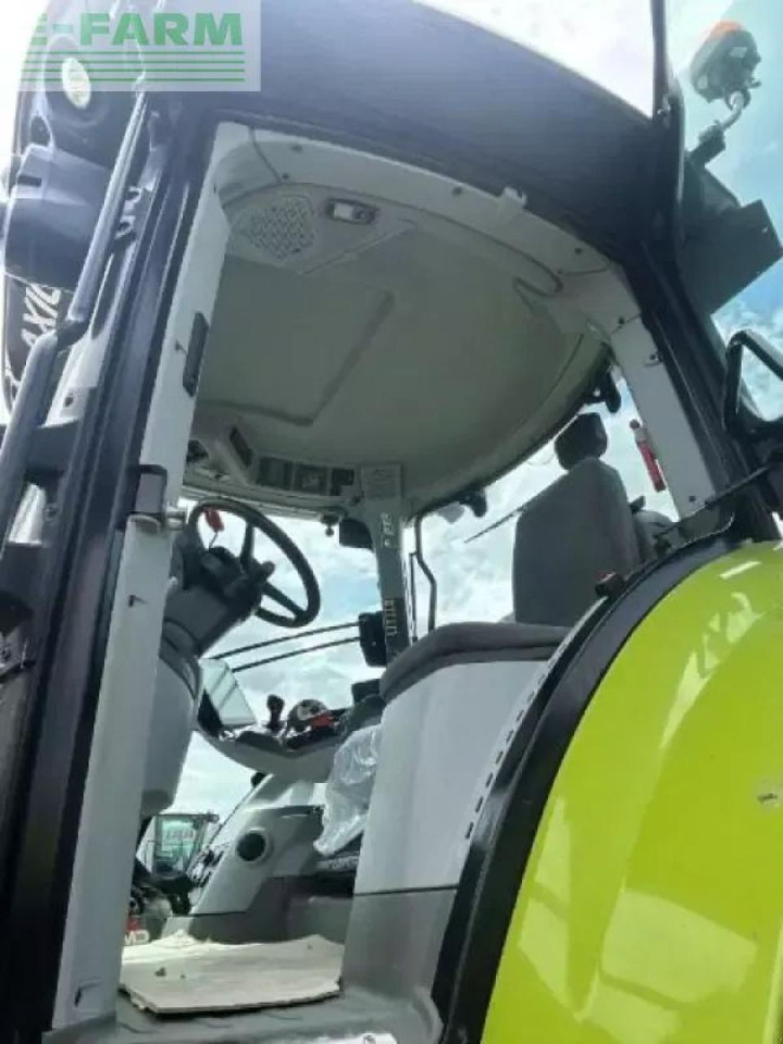 Tracteur agricole CLAAS axion 870