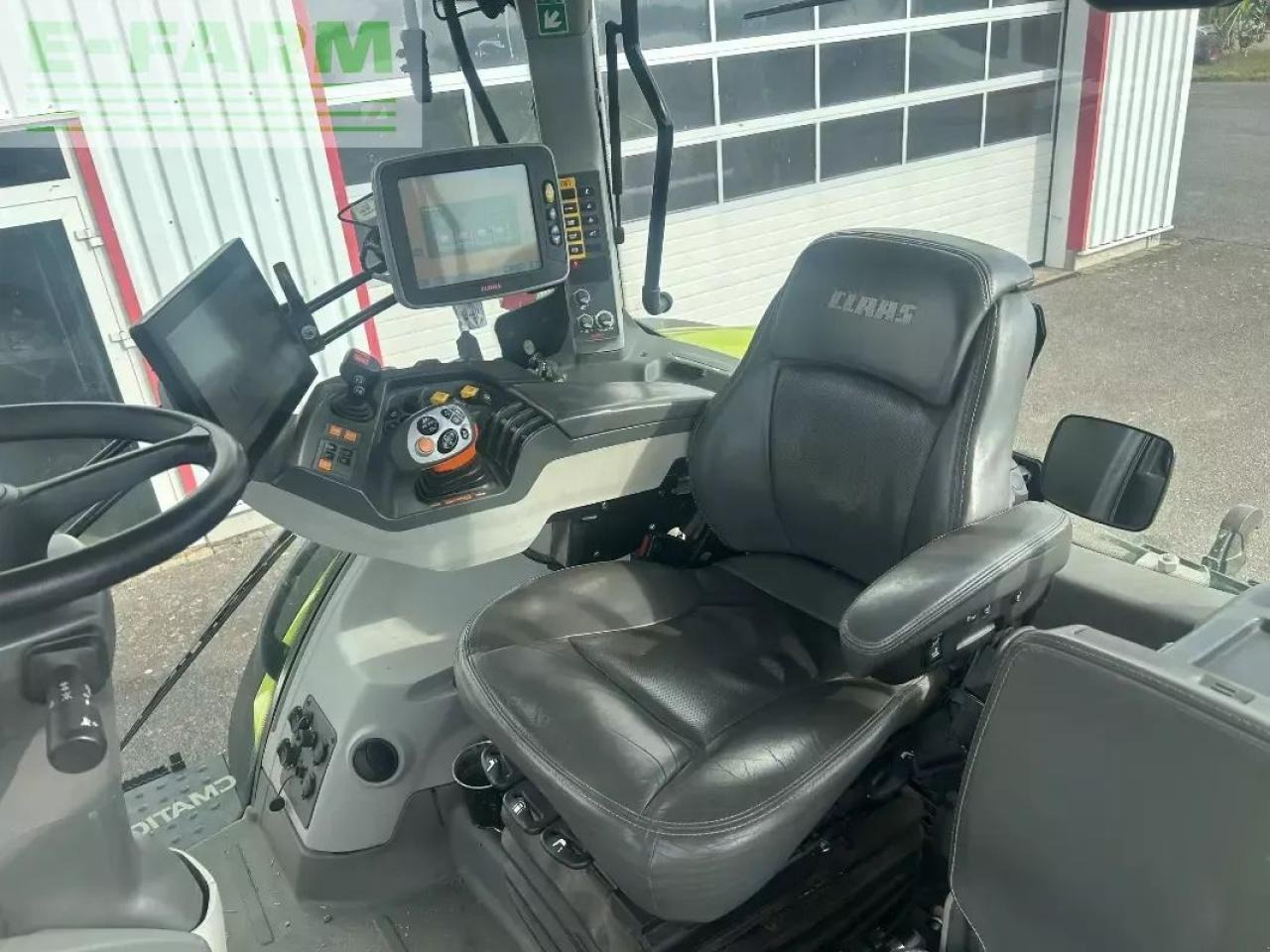 Tracteur agricole CLAAS axion 870