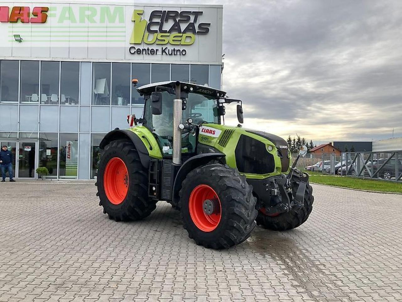 Tracteur agricole CLAAS axion 870