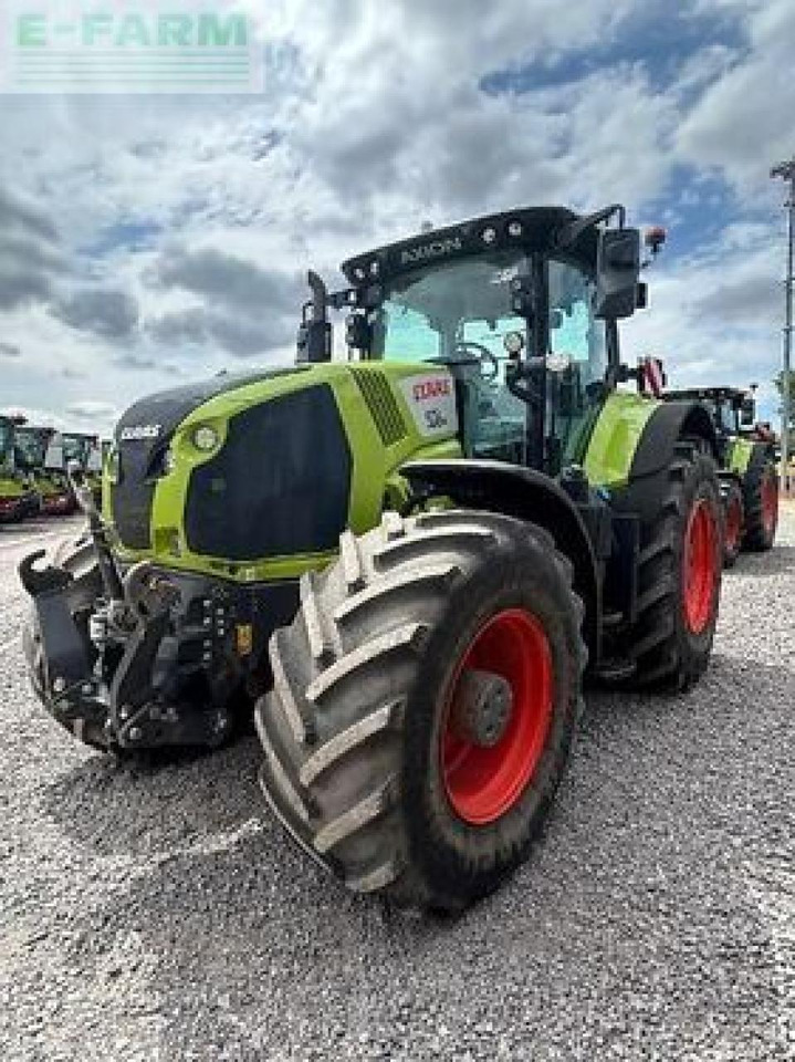 Tracteur agricole CLAAS axion 870
