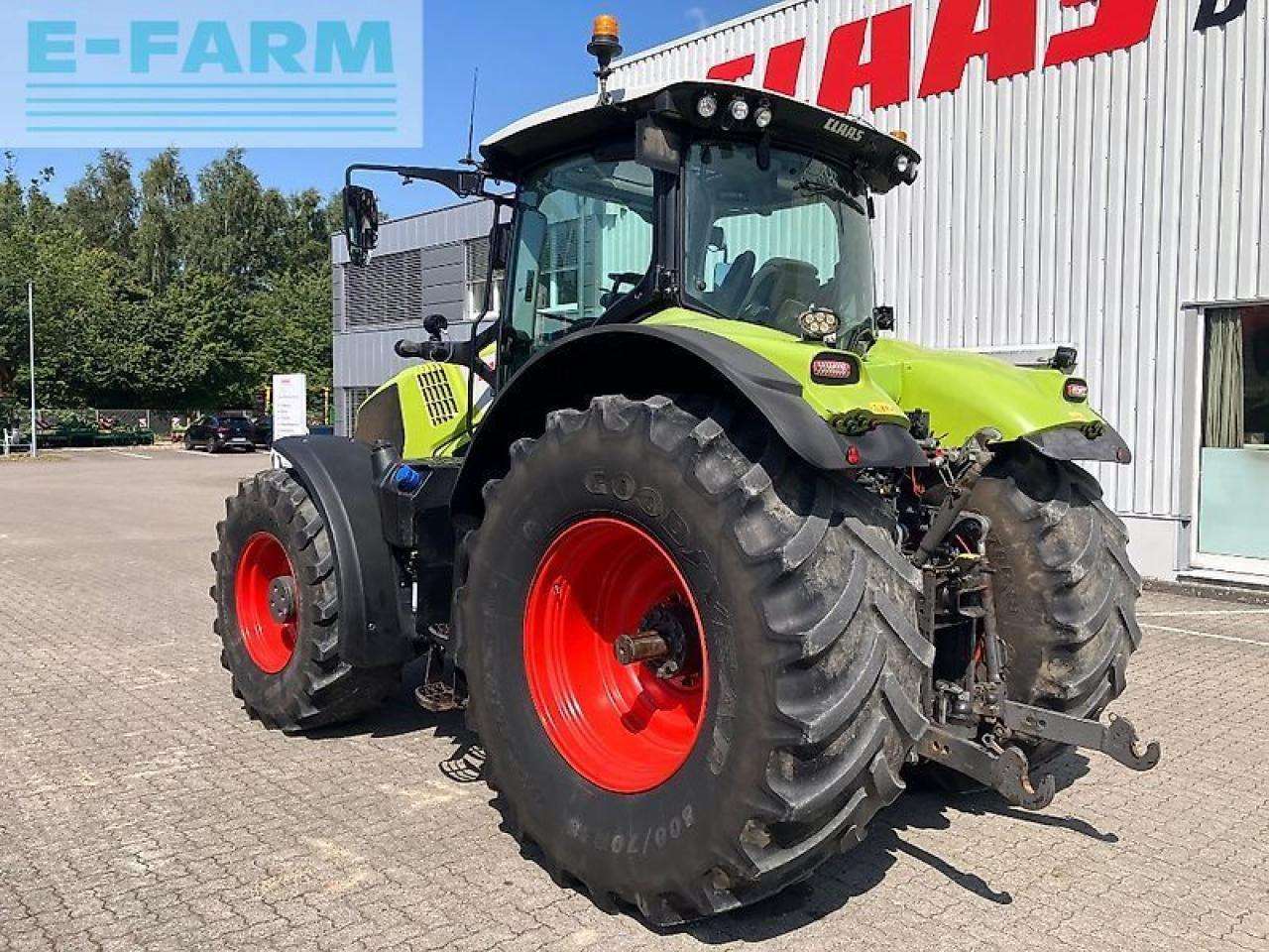 Tracteur agricole CLAAS axion 870