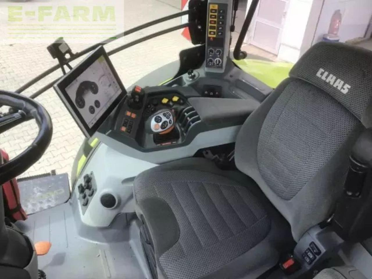 Tracteur agricole CLAAS axion 870