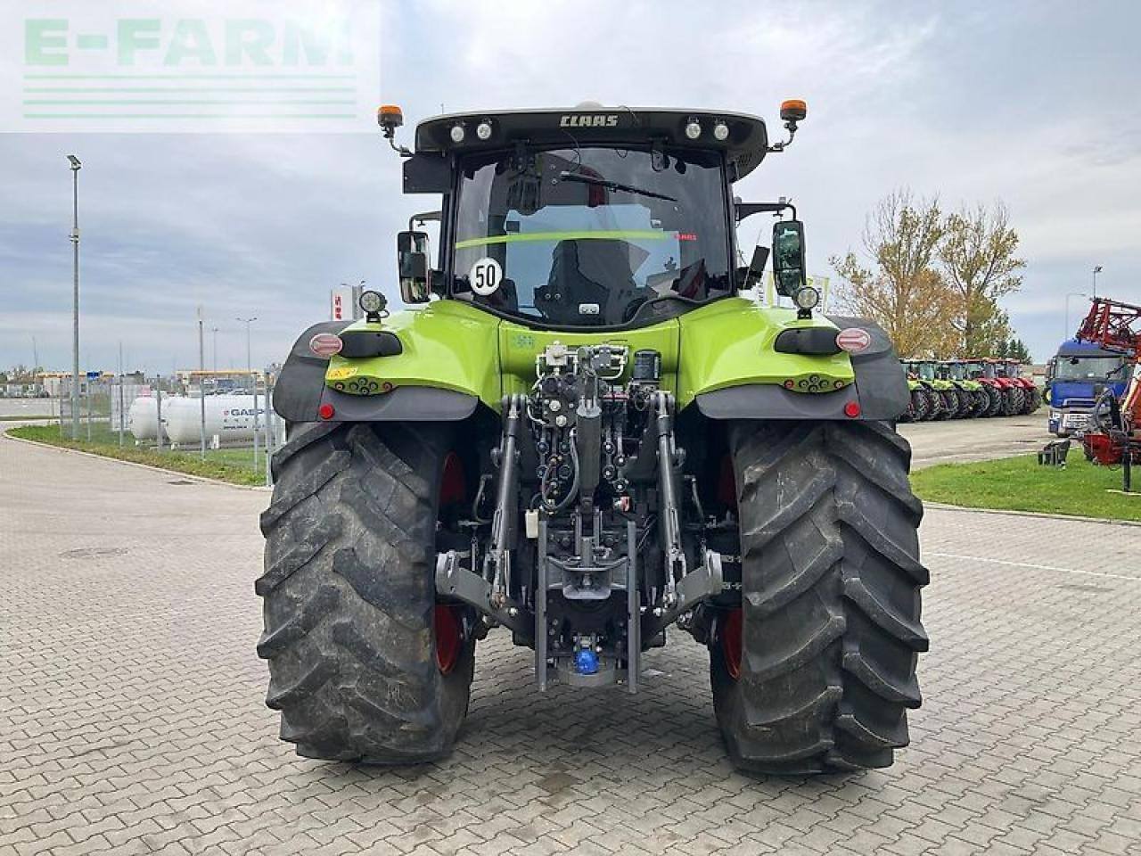 Tracteur agricole CLAAS axion 870