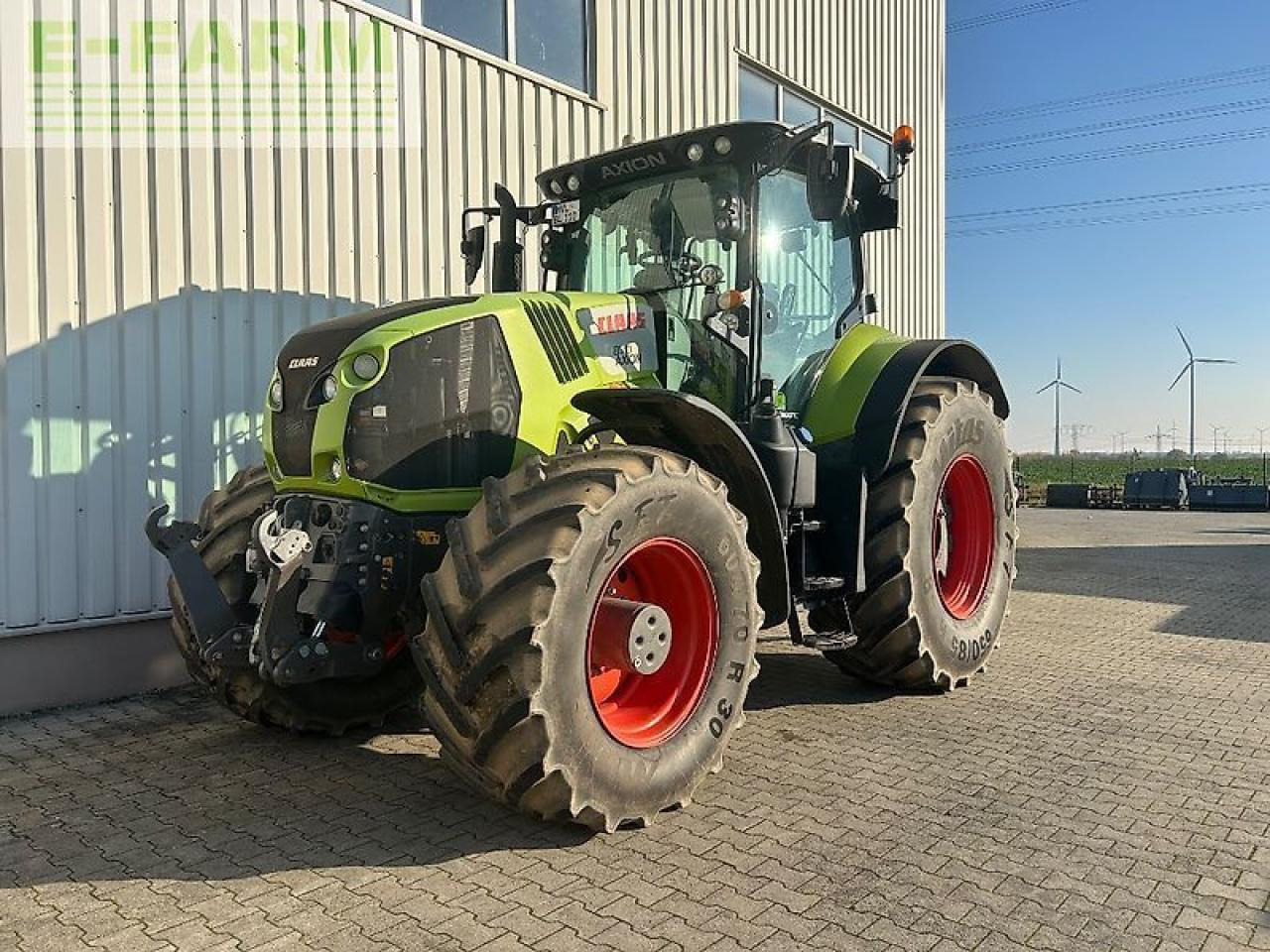 Tracteur agricole CLAAS axion 870