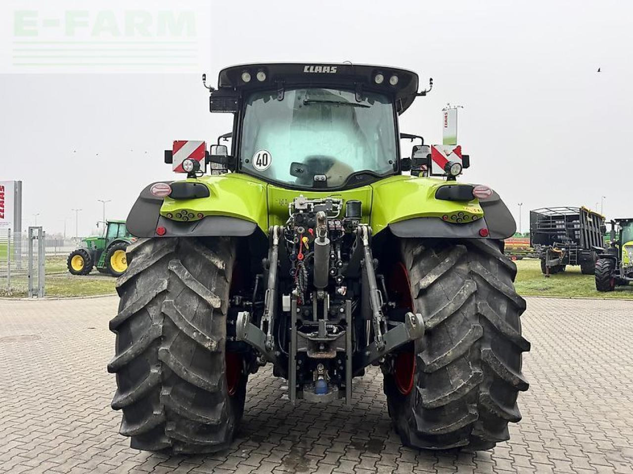 Tracteur agricole CLAAS axion 870