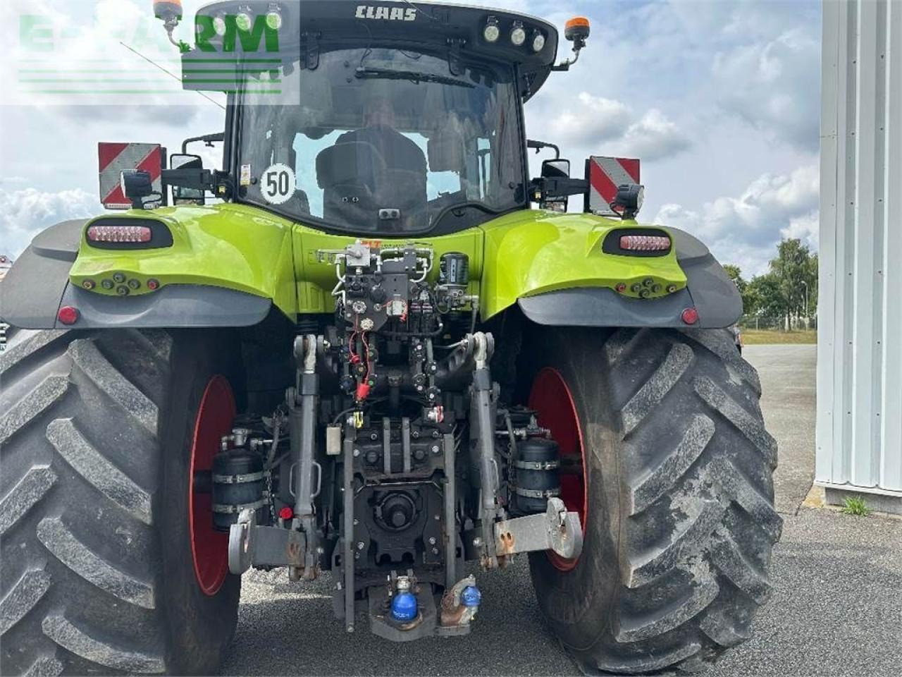 Tracteur agricole CLAAS axion 870