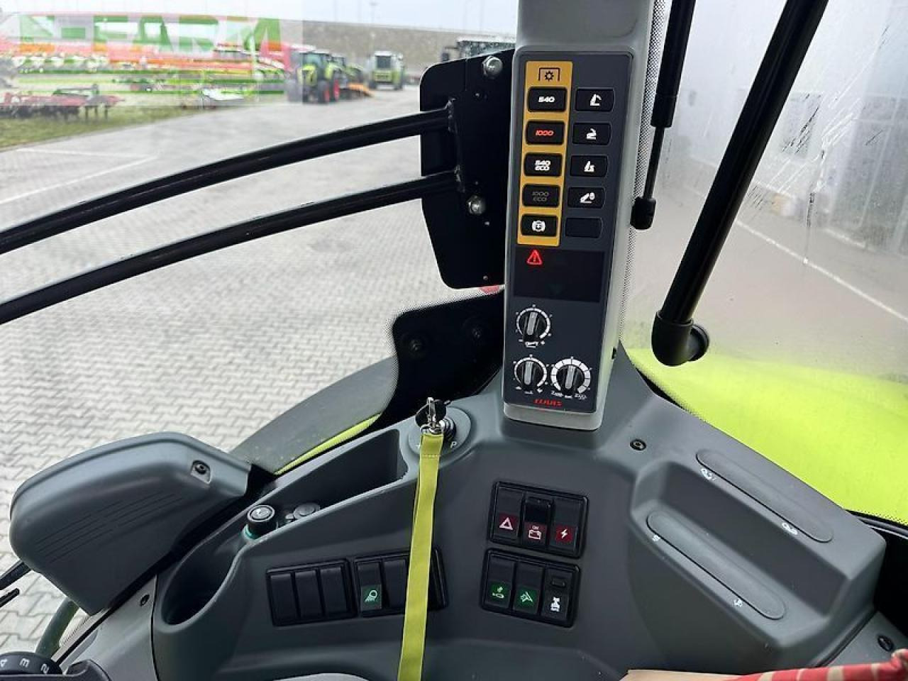 Tracteur agricole CLAAS axion 870