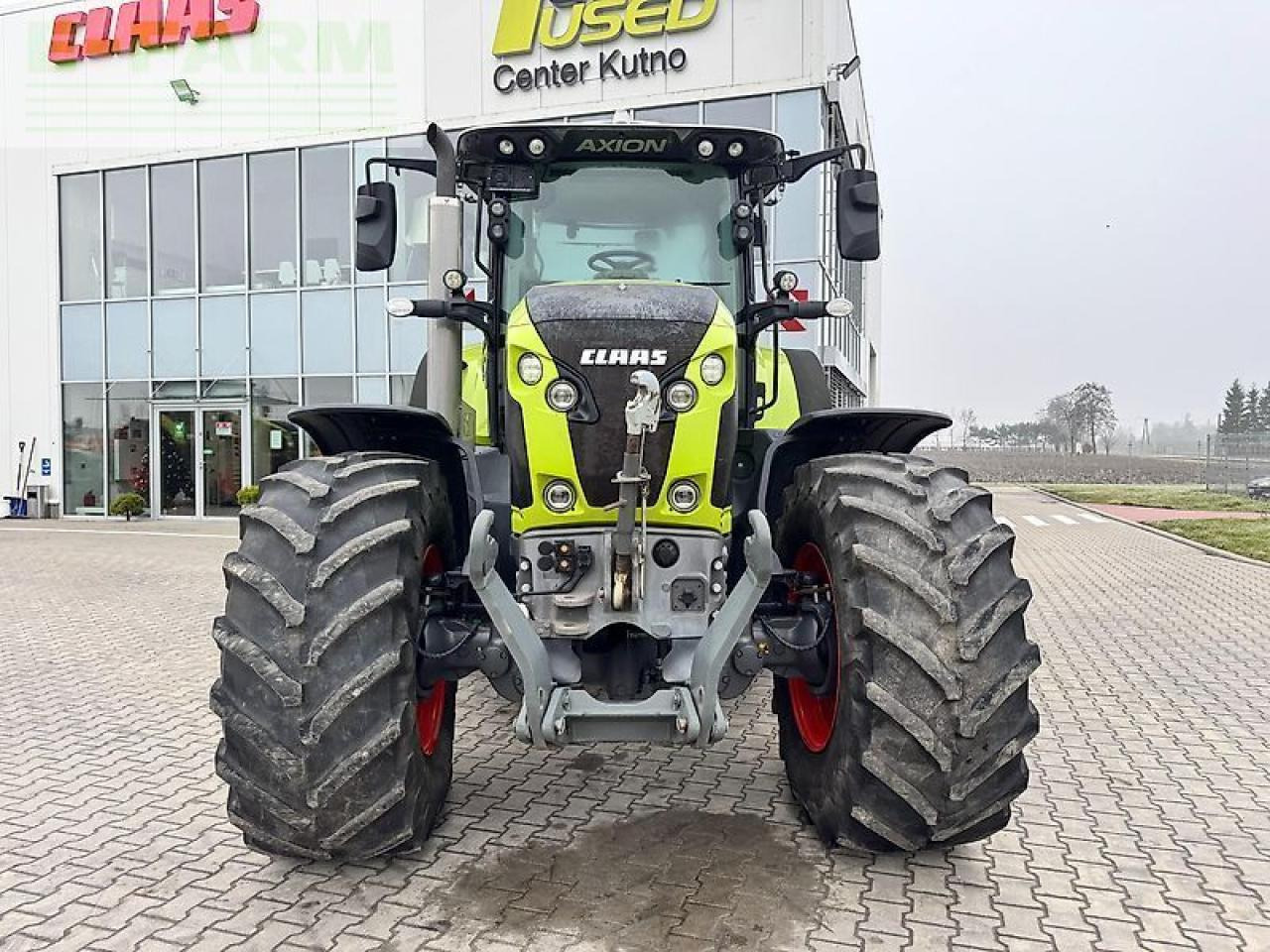 Tracteur agricole CLAAS axion 870