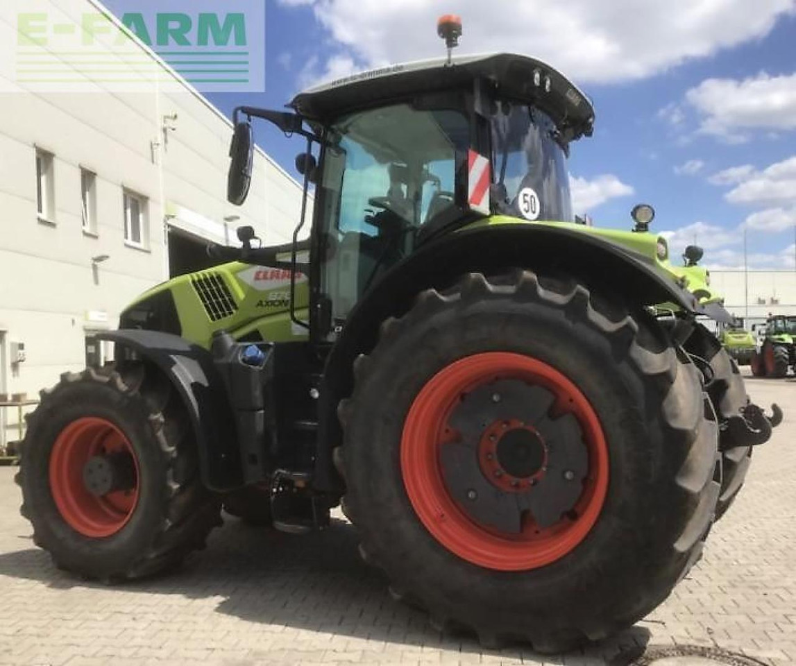 Tracteur agricole CLAAS axion 870